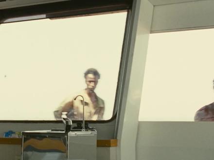 真实事件改编:四名海盗挟持人质硬抗美军航母编队,海豹突击队火速营救! #菲利普斯船长 #电影解说