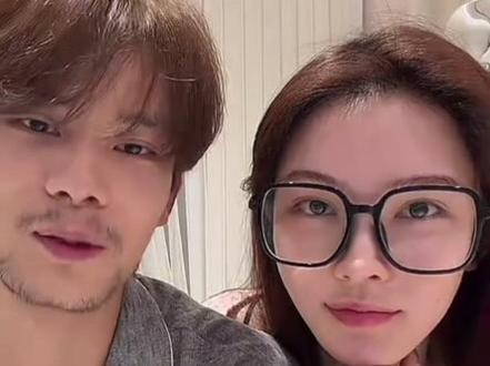 山城小栗旬分享爱情故事 直播连线航仔、白月光永琪
航仔说:让你过好日子,没让你过这么好的日子
#山城小栗旬爱情故事#陈大榕 #爱情 #万万没想到 #上热搜