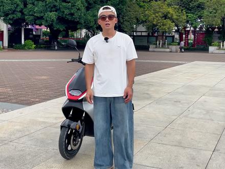 26款极核AE3PRO落地实测,看看3999价格都有什么配置#极核电动车 #zeeho极核 #极核AE3PRO #电摩 #电摩推荐