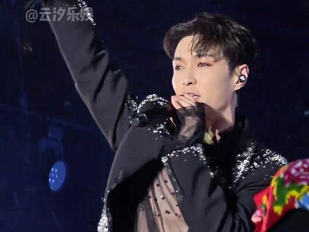 为何张艺兴跨年时要唱《大花轿》?多年前极挑片段曝光,中华民谣的血脉彻底觉醒#张艺兴 #大花轿 #火风 #影娱热点团 #内容启发搜索