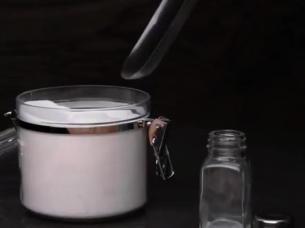 原来空瓶子还有这么多妙用!#生活小妙招 #实用小技巧 #空瓶子的妙用 #变废为宝 @DOU+小助手 @抖音小助手