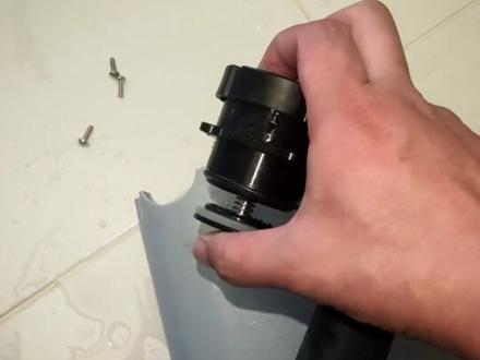 进口的智能马桶是高端,维修起来也麻烦#智能马桶 #智能马桶维修#智能马桶维修故障及解决方法图解 #唯宝智能马桶维修 #唯宝智能马桶