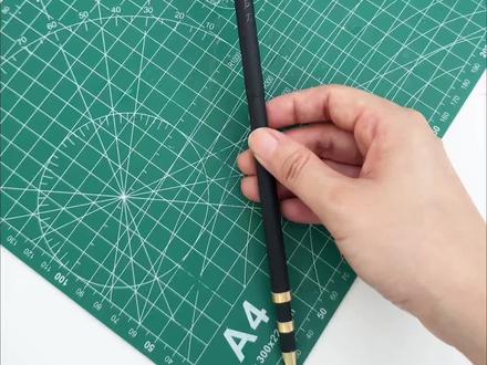 用A4纸制作中性笔青龙偃月刀 #手工diy #手工制作 #创意手工 #我的手工日常 #手工折纸武器