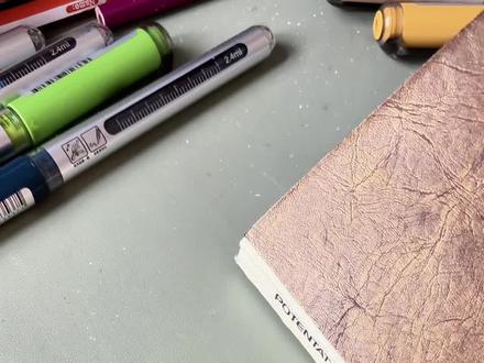 鹭鸶剪 脆响一声,白马归隙,天地复寂。
#丙烯马克笔 #重返未来1999 #鹭鸶剪 #绘画过程 #跟着抖音学画画