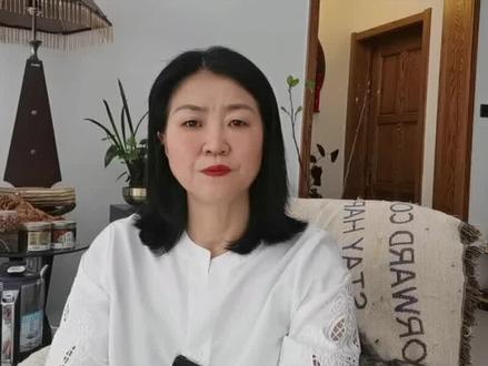 #退役军人 🔥2026军人军属春节慰问清单来啦!谁能领?怎么领?看完直接对号入座!
家人们,2026年军人军属春节慰问政策新鲜出炉!不管你是现役、退役,还是军属、特殊群体,都给你讲得明明白白,再也不用到处问啦!
✅现役军人及军属篇
守边、驻训、救灾回不了家的军人,在部队领慰问金;家属在家收地方送的米面油、春联,部队地方提前对接哦~
- 军人住院、直系亲属重病或家里遭灾出意外的,慰问金+米面油解急!
- 伤病残军人按规定领慰问金,部分地方还加送米面油、护理用品!
- 义务兵家庭专属慰问,家属单独领,和军人在部队领的不冲突!乡镇街道上门送,慰问金、米面油、春联,还有光荣牌贴纸,不用你跑断腿!
✅退役、残疾军人篇
持残疾军人证,春节前慰问金+米面油到手!伤残等级高、行动不便的,还能领轮椅配件、保暖衣!
✅烈士、因公牺牲及病故军人遗属篇
全面覆盖,精准送达慰问!
✅立功受奖特殊群体篇
现役立三等功及以上,喜报+慰问安排上!
- 退役前立功的,按属地政策领慰问金礼包!
- 义务兵立功,家属同等待遇!
异地生活的军属,只要军人符合常住要求,一样能领!这不是额外照顾,是国家对军人保家卫国、军属默默付出的牵挂!钱不多、东西都是柴米油盐,但咱领的心安理得!
不清楚的评论区问我,一一给你解答!#2026军人军属春节慰问 #军旅 #退役军人 #退伍不褪色