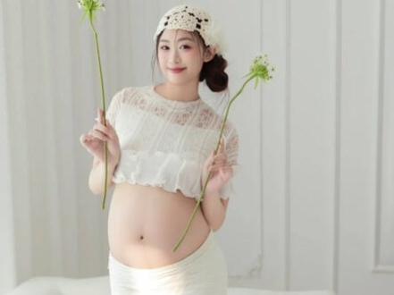 适合春天拍的少女孕妈照写真风格我总结了九组
#孕妇照 #孕妈照 #孕妈写真 #写真 #个人写真