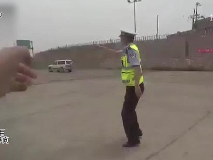 货车高速狂飙160撞断栏杆,民警多次设卡拦截失败,车内疑似藏有违禁品#安全出行 #货车司机 #货车 #交通事故