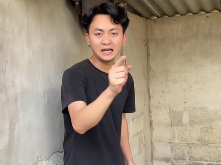 今天带你看我们辣条哥#养殖蛇 #三农 #蛇油 #水律蛇