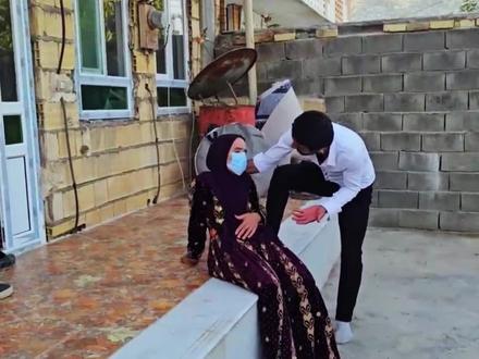 卢卡妻子生病了,卢卡外出工作,卢卡希望妻子早点好起来