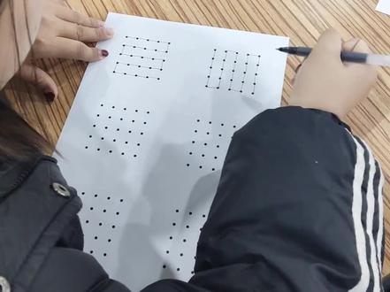 一笔穿过25个点(不算斜线),你能画出几种?#连线挑战