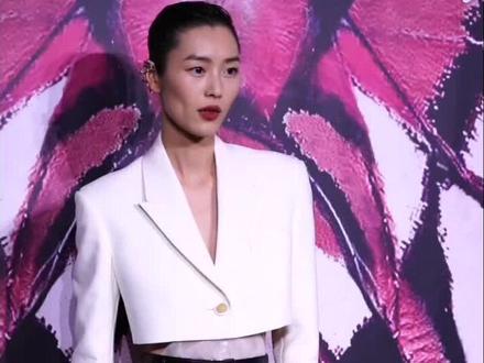 三大超模同场竞技,你更喜欢谁?#刘雯 #何穗 #裴蓓