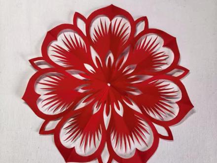 七折团花剪出来真的太好看了#剪纸 #剪纸教程 #非遗 #手艺人 #窗花剪剪