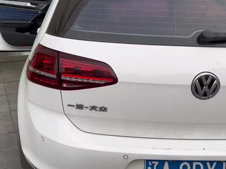 高尔夫七仪表提示请去维修站 挂入P挡后离开车辆 不需要更换换挡机构总成 更换微动开关即可 建议大家快快收藏#高尔夫七 #换挡机构#大众专业户 @DOU+小助手 @抖音小助手 @抖音创作者大会 @抖音正能量