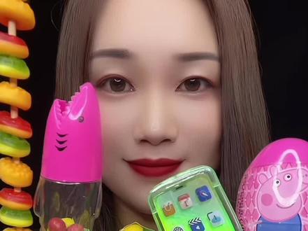 小朋友宝宝爱看的搞笑视频 小朋友搞笑吃糖果视频#小朋友都爱看 #亲子互动 #儿童动画 #搞笑视频 #吃糖果视频大全儿童 小朋友趣味动画片