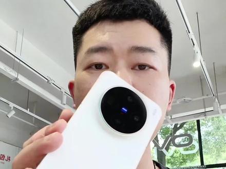 X300还是X300s该怎么选?今天一个视频说明白。
#vivoX300s #vivo #手机 #购机指南 #大咖成长日记