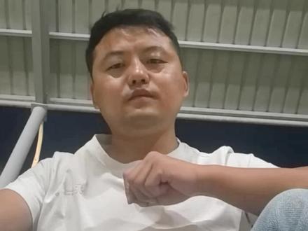 张雪跑太快,被“针对”了 太快也有错?WSBK官方启用性能平衡规则,给张雪机车增重7公斤、限制5%动力。这就是夺冠的代价。可张雪说:规则对所有人都一样,我们接受,然后继续赢。
真正的强者,不是抱怨规则不公平,而是在不公平的规则下照样赢。
你遇到不公平的时候,是抱怨还是想办法?
#张雪 #格局 #强者思维 #张雪机车 #成长
@@抖音小助手 @DOU+小助手
