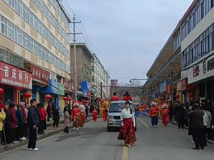 锣鼓庆丰年,秧歌贺新春,父老乡亲乐融融,2026年元宵节王石凹社火展演#原创视频#正月元宵节社火#这就是生我养我的地方