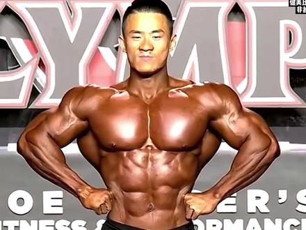 “匹兹堡拳王”中国古典陈康🔥最新状态曝光!继续匹兹堡职业赛对手背调⭕️再遇强敌马修格雷格💪刘凯宣布退赛,雷英琪签证未定✨陈康或再次独自前行🏄🏻♂️前纽约职业赛冠军马修是高个古典选手🧬去年靠下肢把古典威少打休息了😂但他的上肢风格其实略普通💯即便肉量敦实兽化很快!风格不如尼尔达文尖锐🏆不过陈康面对他打起来还是吃力的🤔奥赛名次高一头 连续奥赛前十🙌朴材勋和陈康一起加油吧#健美 #陈康 #奥赛 #精神氮泵 #奥赛显微镜