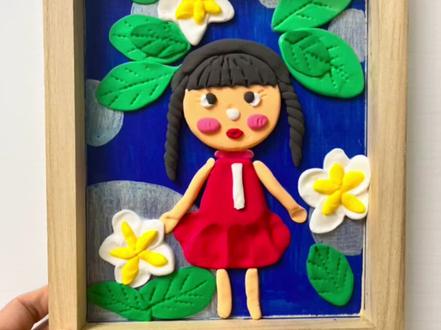 #亲子手工 用家里买多的木画框,小朋友玩剩的超轻粘土,随手做一个可爱的自画像吧。我做的是我小时候