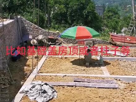 325水泥一般用来贴砖,切墙,粉刷!425水泥硬度高点,一般用来盖房顶,做基础等!价格一般一吨区别在30左右