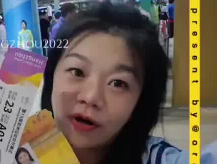 开屏新闻记者直击亚运会开幕式 媒体能量包开箱vlog(本报记者 晋娜摄影报道)#杭州亚运会 #云南健儿冲冲冲