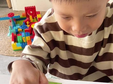 #益智玩具#汽车华容道 让孩子放下手机,玩出大智慧,汽车华容道,孩子挑战通关,成就感满满#动手动脑 #华容道 #益智桌游
