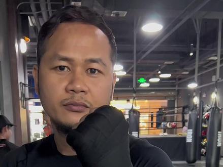 “泰拳第一人”雅桑克莱 绑手带教学来啦!跟雅桑克莱一起学泰拳🥊 #泰拳 #雅桑克莱大连 #泰拳王 #泰拳教学 #格斗