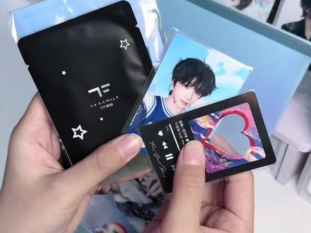 王橹杰肆意少年高会版开箱 想出有人要不#周边开箱 #王橹杰 #小卡开箱 #沉浸式开箱