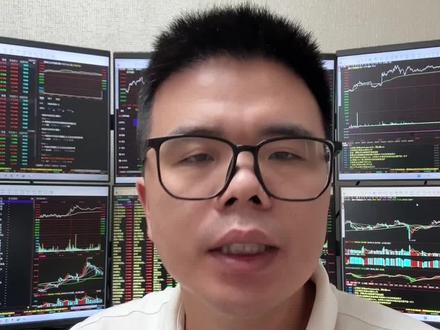 10月25下周所有大事预告 下周所有大事的预告,会影响一些方向,我给大家总结出来了。
首先就是 10 月 27 号周一,中美己经在马来西亚举行经贸磋商,周一磋商结束,应该当天就会有一个磋商公报,这是大家最关心的到底是继续做AI科技,还是调整方向继续防守反制关税。周时周一还有重磅的金融街论坛年会要召开了,预计可能推出一系列的金融政策,利好大金融。还有周五存储芯片大涨,因为下周一三星计划要发布第六代的 12 层 HBM4,也就是高带宽内存,性能会比上一代要提升 40% 左右,预计是四季度量产。
周二,中国国际 AI 大会要举办了,腾讯云、华为云等行业的巨头也会参加的,带来了可直接嵌入业务的一些解决方案,利好人工智能。
周三,是最寡淡的一天,靠存量交易了。
直接到周四,美联储要公布利率决议了,昨晚美国公布了9月CPI同比上涨了3%,现在降息 25 个基点的概率达到了 98%。昨晚美股是大涨,至少周一开盘不会受外围影响了。
到了周五,备受期待的亚太经合组织会议要在韩国召开了,这是亚太层次最高的一个会议了,很多领导高层都会参加。
还有一个压轴的重磅消息:11 月 1 日起川子要不要执行加征的关税和软件出口管制。#财经 #金融 #股民交流 #耐心资本老肖