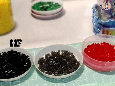 拼豆红绿灯小夜灯
用材:拼豆、胶水、(灯串、热熔胶)
~~~~~
特想了两个款式,解锁双倍快乐~~
一个永远18,一个520玫瑰
录了拼装过程,供大家参考
(视频最后有拼豆图纸~)
生日也适用!!!
祝可爱们永远18
520情人节快乐呀
————————————
♡(*´∀`*)人(*´∀`*)♡
大家更喜欢哪一款呀?#拼豆 #手工 #520礼物