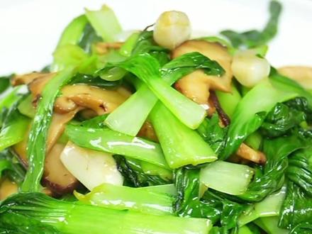 香菇炒油菜,做的比肉都好吃,不出汤不出水,又简单又方便。#抖音年味争霸赛 #上抖音学做菜 #美食创作人计划