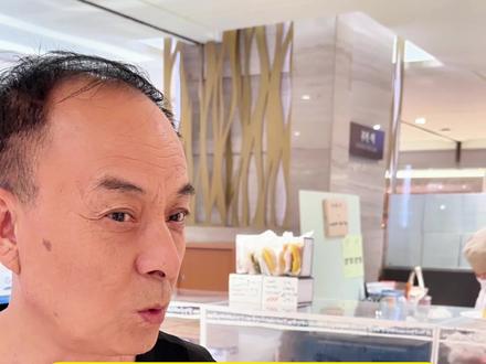 中国爸爸被韩国西瓜的价格震惊了!!#韩国人 #韩国西瓜 #中韩情侣