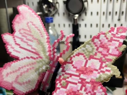 当拼豆撞上开合器,就变成了永不枯萎的电子蝴蝶~
#手作diy #拼豆 #拼豆日常 #拼豆教程