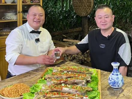 牛腿吃完千万不要扔!精华还在最里面!@师父老方#乡村守护人 #江湖匠人召集令 #抖音匠心守护人 #第四届中国匠人大会