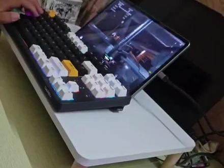 手机太小看的不爽操作方便,平板太大看的舒服但是按的难受,用键鼠映射可以实现在平板上更方便玩游戏#燕云十六声 #键鼠映射 #三角洲行动 #和平精英 #二游