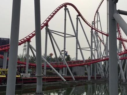 #北京欢乐谷 极速飞车了解一下 坐完脖子要断了