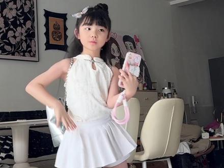 今天是穿妈妈衣服第三期~#巧了你也穿了白色入镜