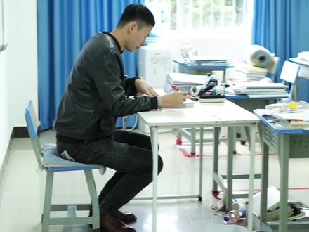 高中数学老师告诉你怎么买彩票可以中2.2亿! 看完之后你会明白好好学习真的不是一句空话!#云南高考升学规划 #云南高考 #艺考 #高中提分 #江西2亿奖金得主买近5万倍单注 @抖音小助手