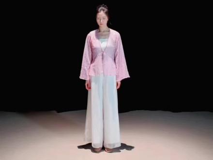 《檐下声》舞蹈背面超详细教学来啦~ 感谢两位老师:李小龙(舞蹈)、爱舞蹈的肉肉
#檐下声 #古典舞 #舞蹈教程 #背面演示 #零基础学舞蹈