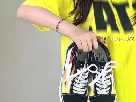 第二双了‼️这个还是比vans帅一点点⚡️
#平价鞋子 #抖音看见音乐