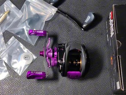 阿布p4改装爆改,定制改装调试匹配度拉满,五代泄力报警紫色外观#水滴轮改装 #阿布 #钓鱼人