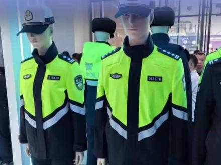 快看!2025式警服已正式列装