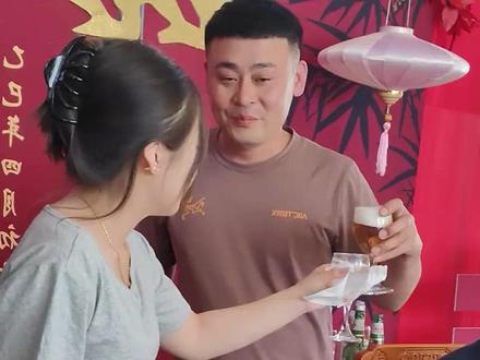 外甥女订婚,舅舅忍不住哭泣 “舅舅从小就疼我,他一哭我当时也忍不住了”