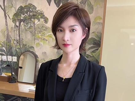 三十岁职场女生,剪这款短发太漂亮了。 #剪发前vs剪发后 #女生发型参考 #形象美学 #形象管理 #光明大叔