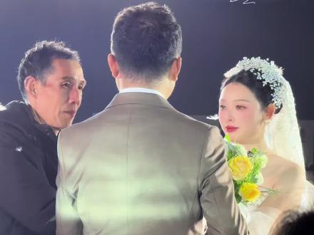 晚婚|新郎迎接新娘、交接仪式,完整版,温情却不煽情。
#婚礼 #交接仪式 #婚礼女主持泓颖 #氛围场婚礼美学 #泓颖的全国婚旅