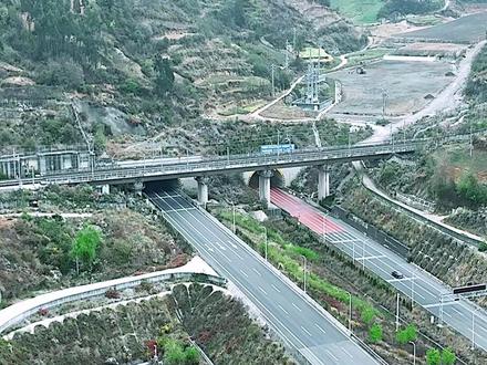 杨林隧道耗时五年打通,背后真实情况到底为什么呢? #昆明 #我的旅行日记