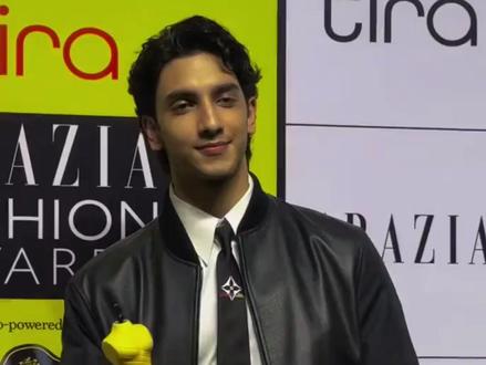 印度版“贾斯汀·比伯"走红被粉丝评为“印度最帅男人”女粉丝看线下激动尖叫!#印度 #帅哥