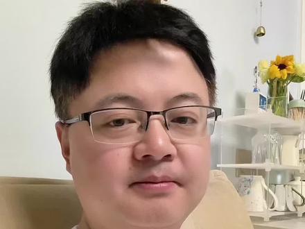 利息比军费还贵,黄金想跌都难?沃什时代的生存指南 #黄金 #白银 #贵金属