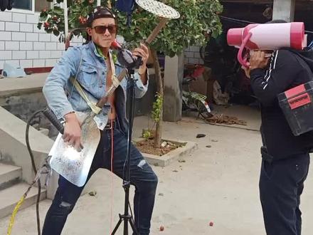 顶尖高端演唱会,纪念家驹哥@抖音小助手 #dou出新知