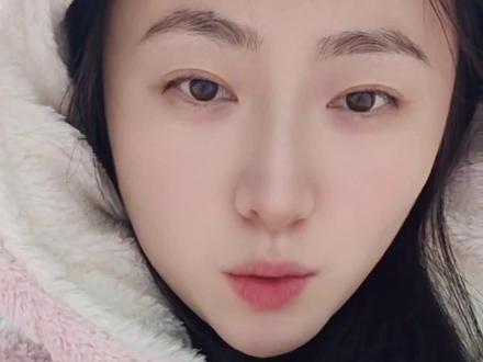 更新到最新版本后,在设置中打开应用管理,找到抖音——麦克风权限——禁止,再返回抖音,点开评论就能看到在表情旁边有个小话筒。再次返回应用管理打开麦克风权限就可以使用语音功能啦😌@DOU+小助手 #评论区语音功能 #日常唠嗑 #日常分享 #上热搜 #评论区语音怎么设置